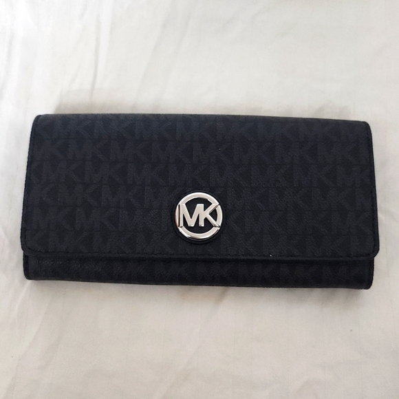 MICHAEL Michael Kors Handbags - Michael Kors Fulton Wallet